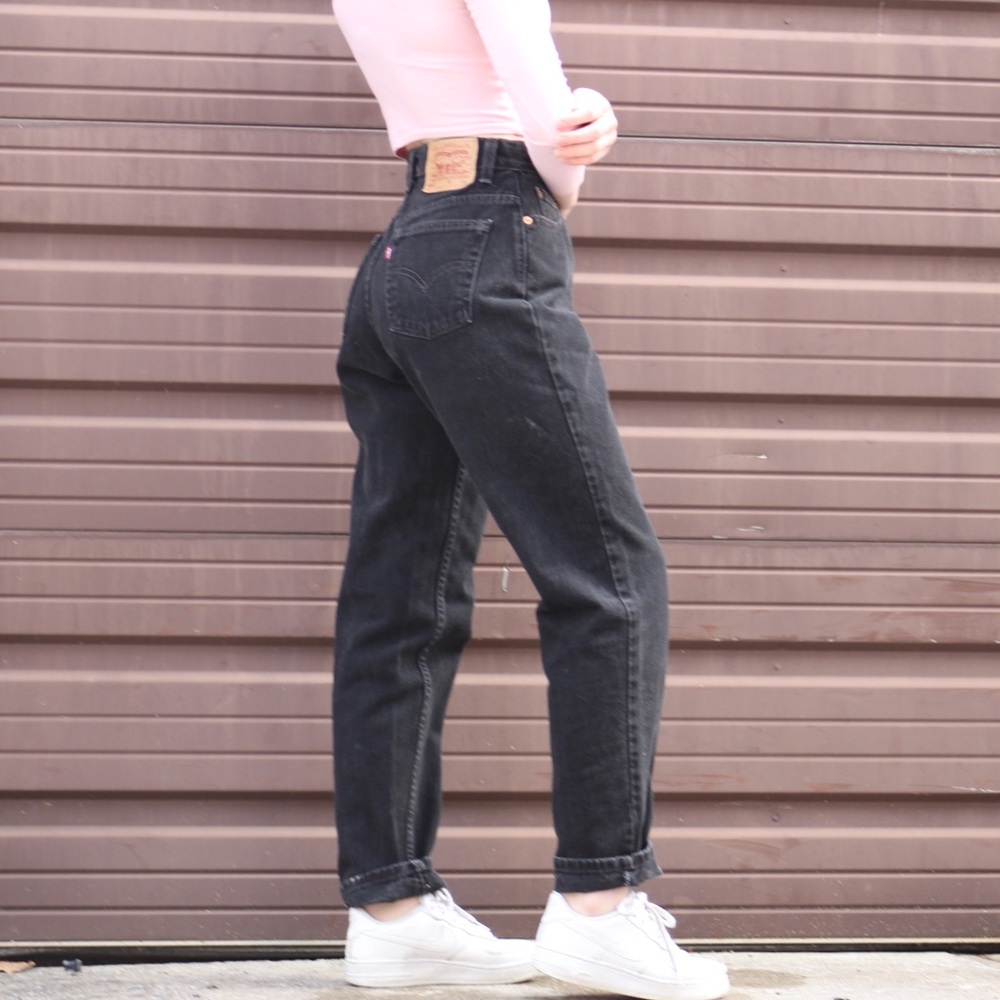 Black Levi’s 550 mom jeans sz26